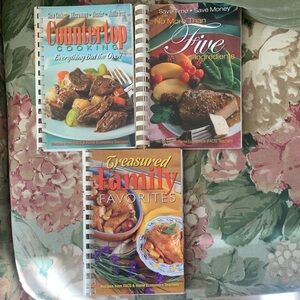 Treasured Family Favorites Cookbook Set